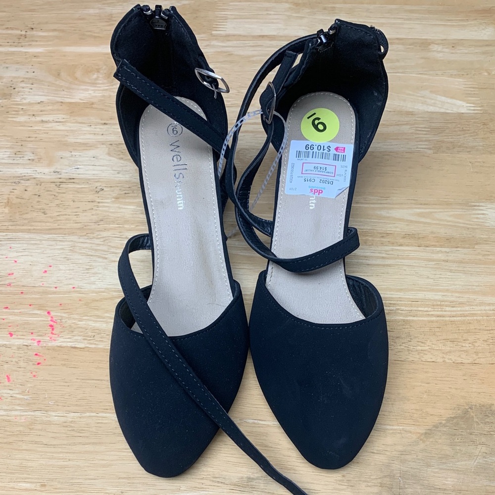Black Ankle-Strap Pointed-Toe Flats